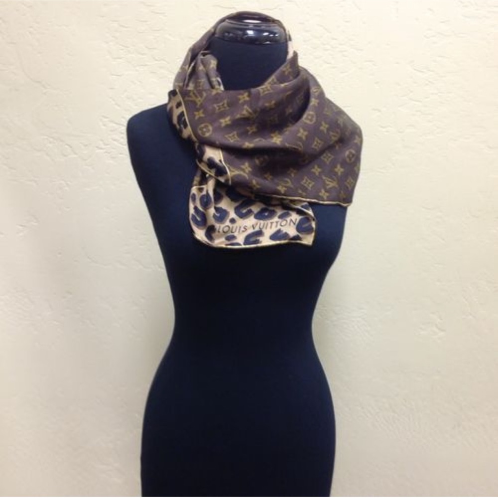 Brand New Louis Vuitton Scarf